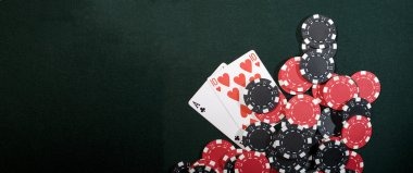 Live dealer performing Sic Bo dice roll in sajitoto studio
